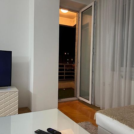 סקופיה Karas Apartments מראה חיצוני תמונה