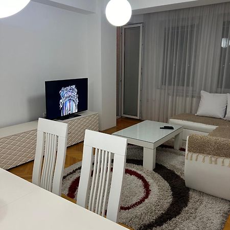 סקופיה Karas Apartments מראה חיצוני תמונה