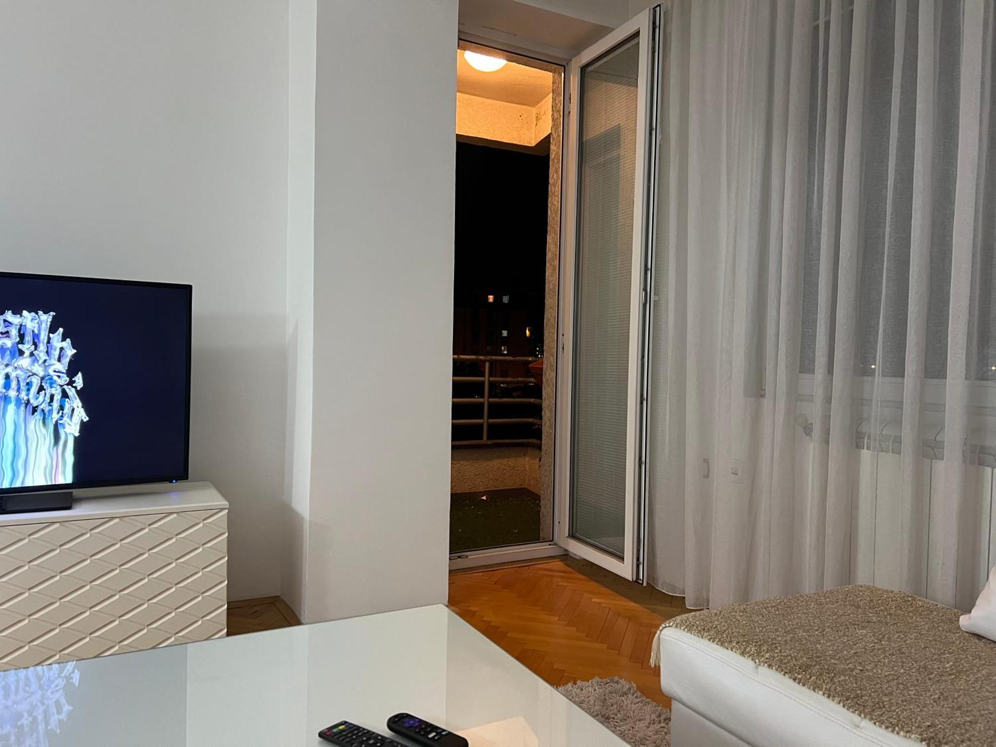סקופיה Karas Apartments מראה חיצוני תמונה