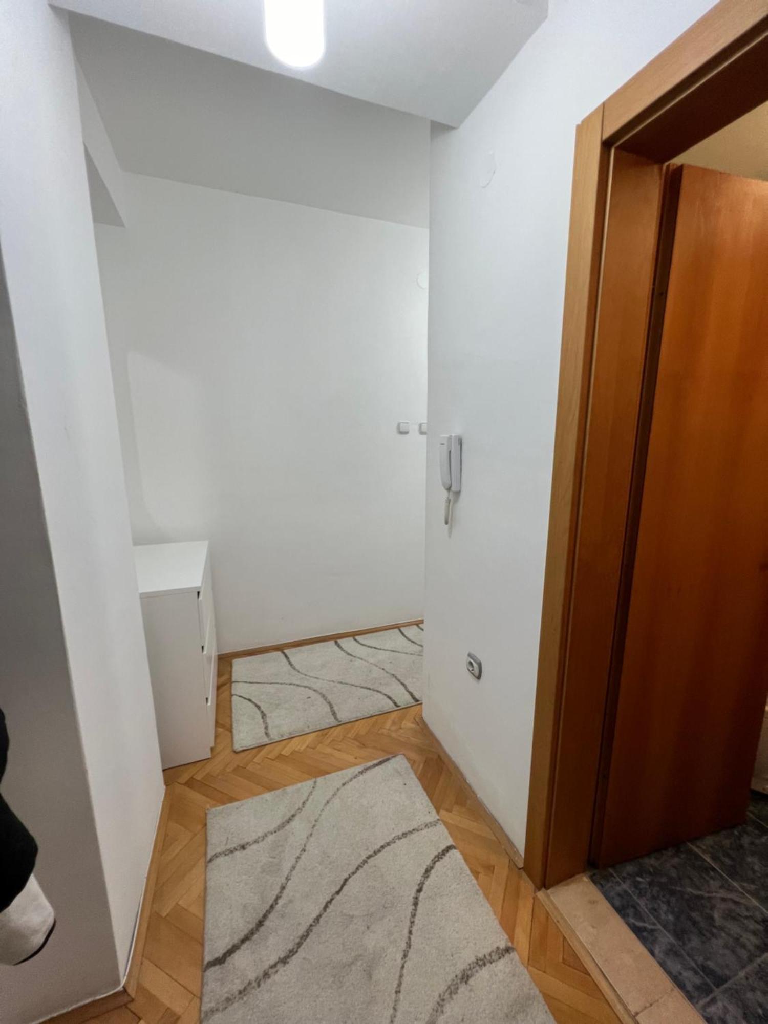 סקופיה Karas Apartments מראה חיצוני תמונה