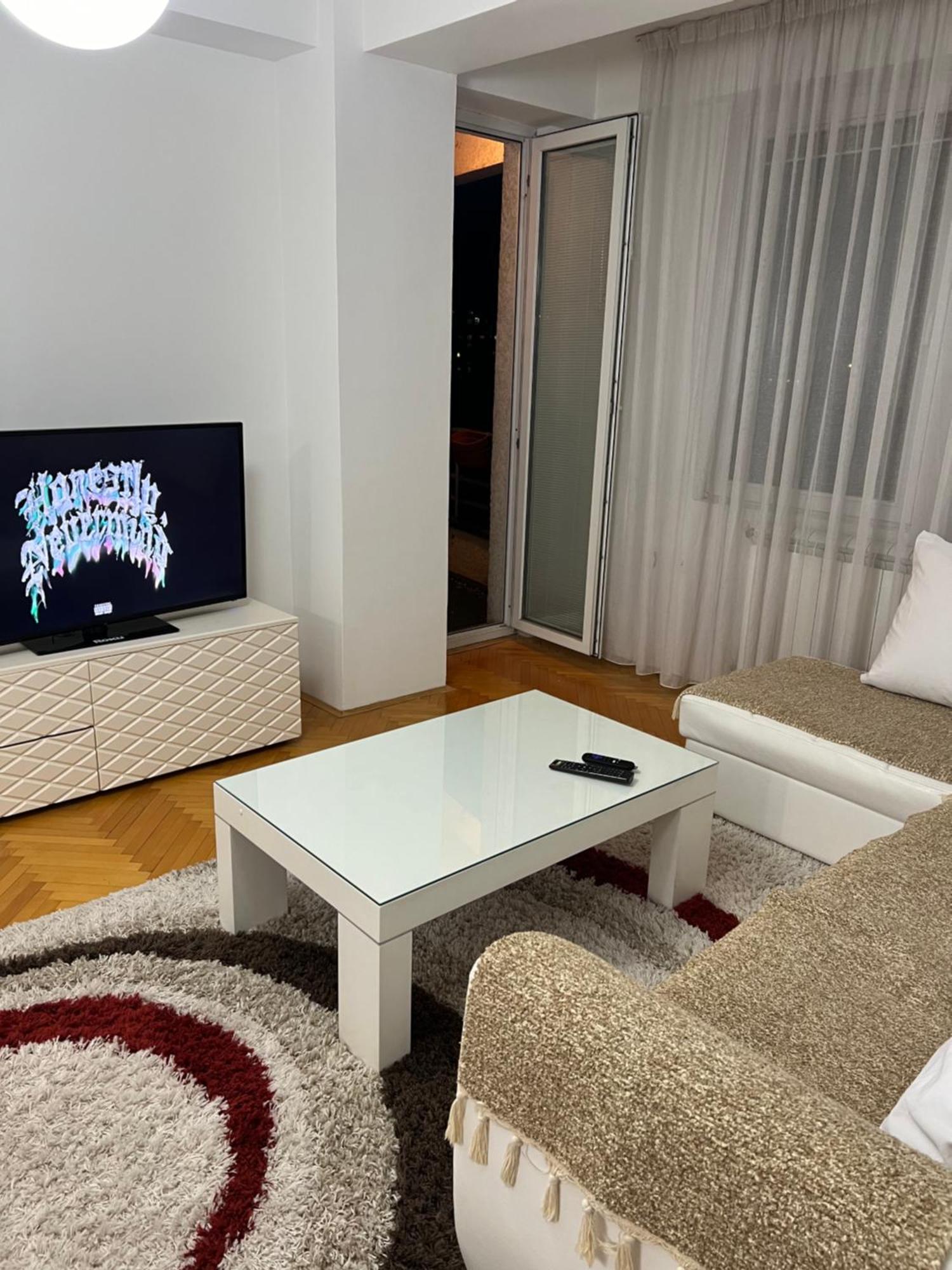 סקופיה Karas Apartments מראה חיצוני תמונה